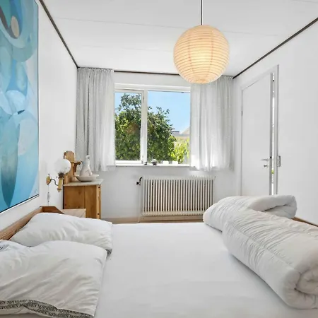 Cozy Summer House In Hvalpsund בית נופש