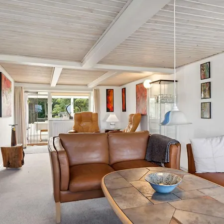 Cozy Summer House In Hvalpsund בית נופש