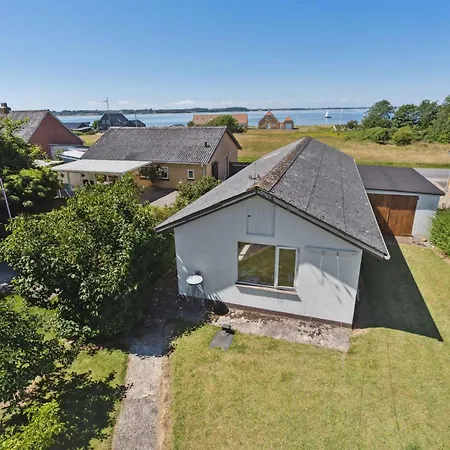 בית נופש Cozy Summer House In Hvalpsund
